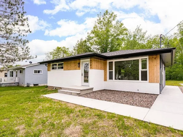 1703 N Basswood Ave, Duluth, MN 55811