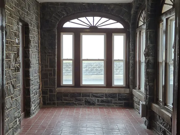 326 N Front St APT 1, Steelton, PA 17113