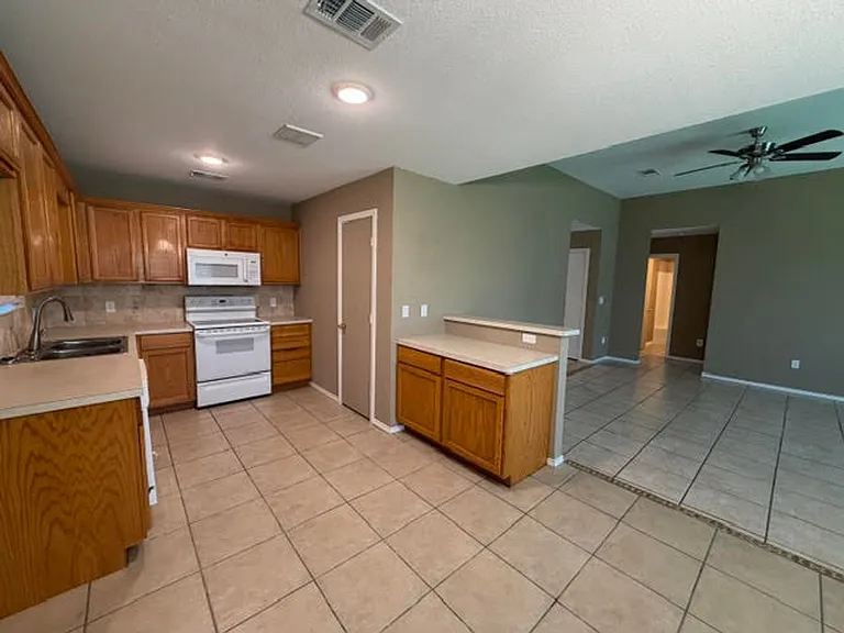 10209 Lilac Ln #B — Photo 18