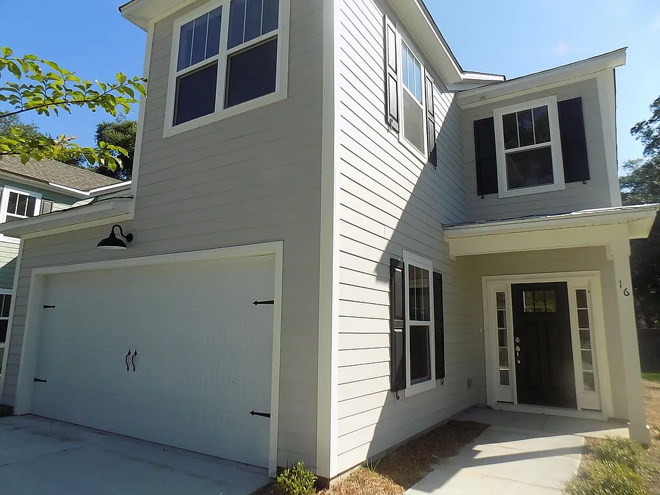 16 Circlewood Dr
