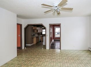 7 Cold Spring Pl, Woonsocket, RI 02895