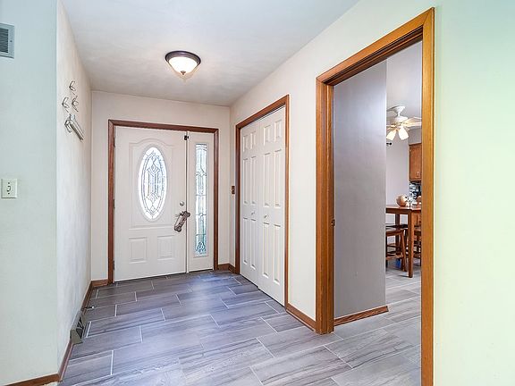 5th image of 106 Sherwood Dr