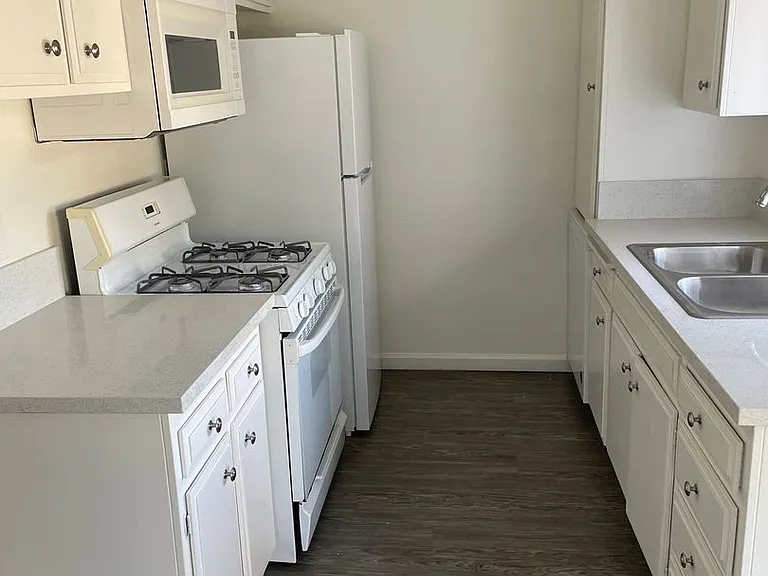 Casa Verde Apartments — Photo 8