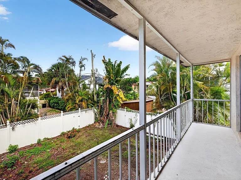 5424 SW 44th Ter — Photo 42