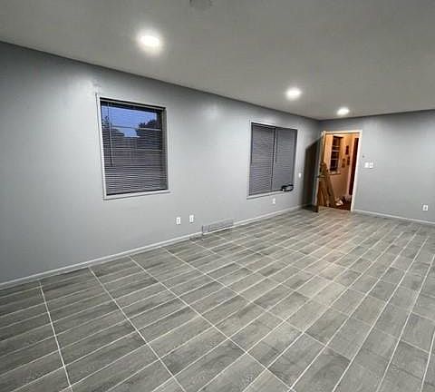 4th image of 6845 Country Ln