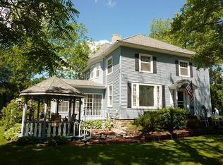 321 Jefferson St, Marinette, WI 54143