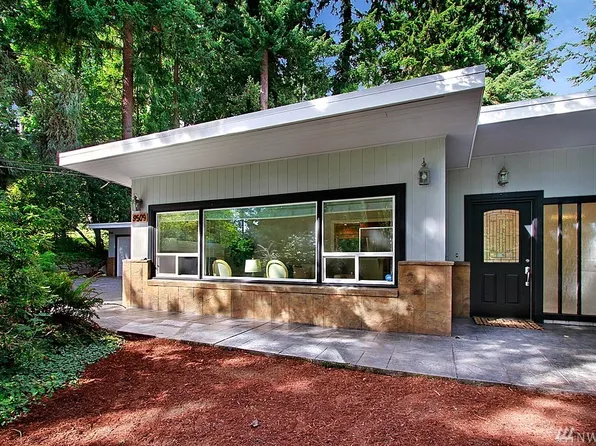 9509 228th St SW, Edmonds, WA 98020