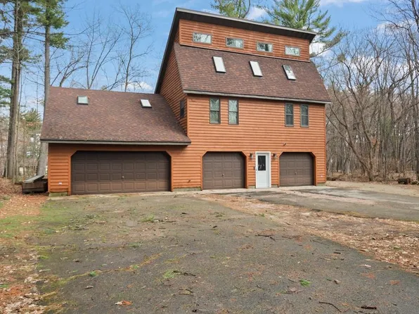 2268 E Maple Ln, Waupaca, WI 54981