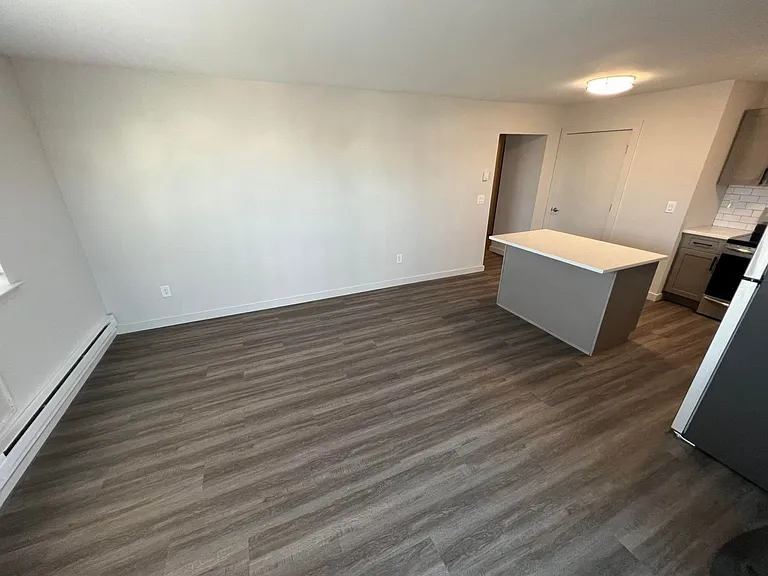 1010 Grand Ave — Photo 13