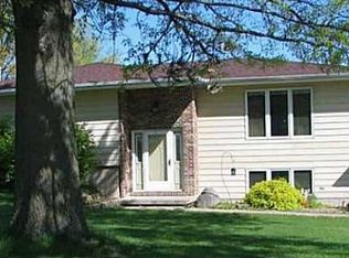 714 N 7th St, Knoxville, IA 50138