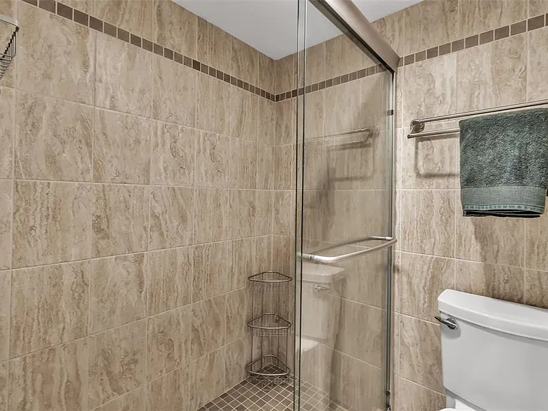 5224 Lake Village Dr #67 — Photo 24