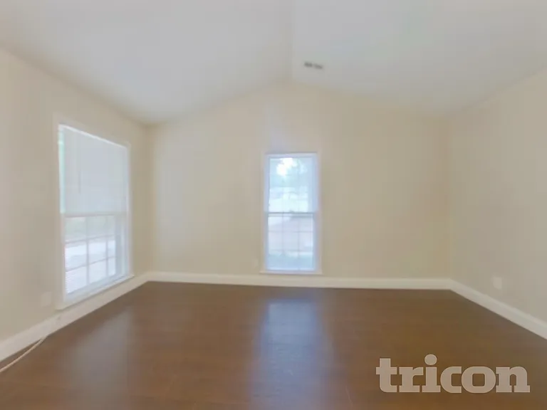 2254 Clonmel Pl — Photo 2