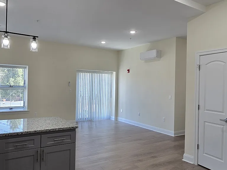 512 Kearny Ave #201 — Photo 14