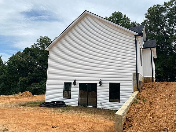 2nd image of 186 Bent Grass Dr