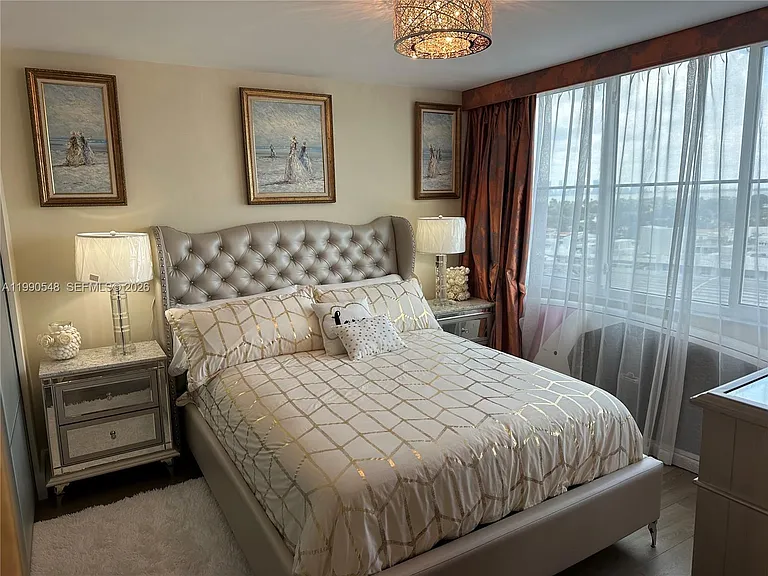 6039 Collins Ave #1431 — Photo 4