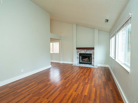 4th image of 1621 NE 113th St APT 432