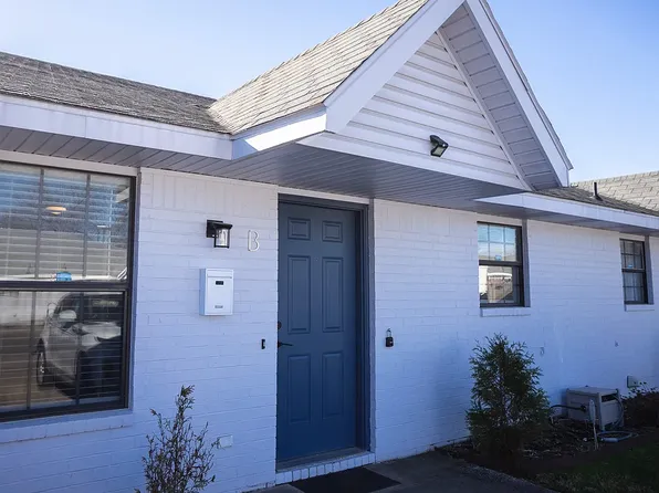 502 SE B St #A-b, Bentonville, AR 72712