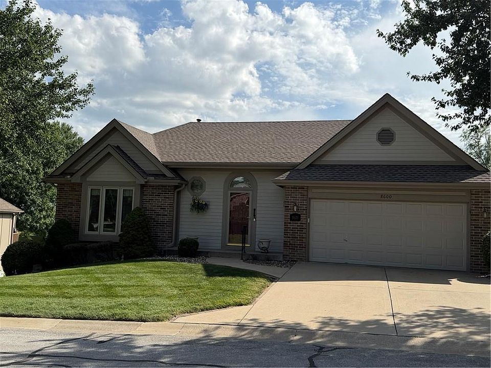 1st image of 8600 N Chatham Cir