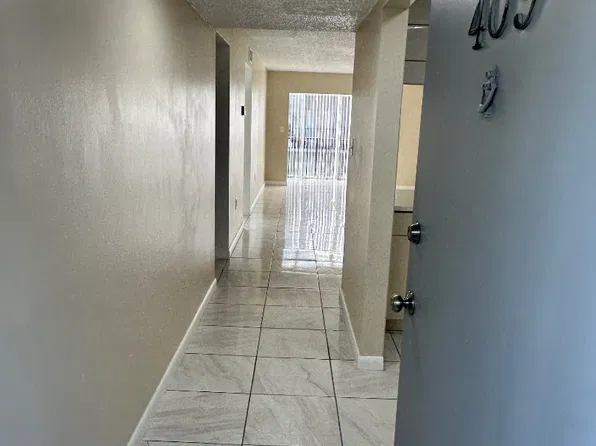 305 W 68th St, Hialeah, FL