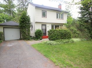 821 Eastbourne Ave, Ottawa, ON K1K0H8