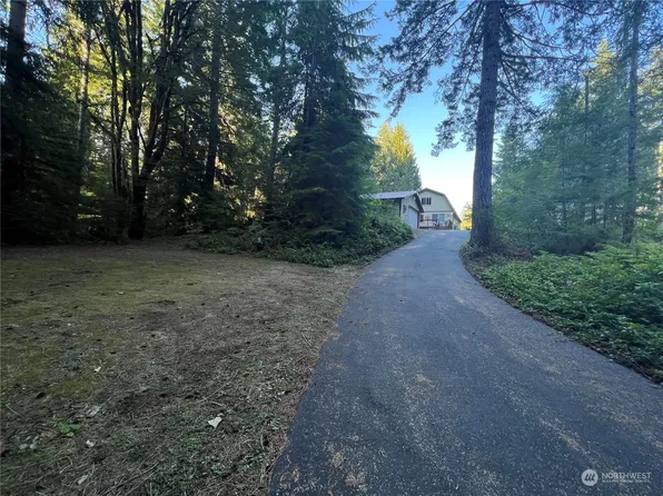 941 N Potlatch Drive, Hoodsport, WA 98548