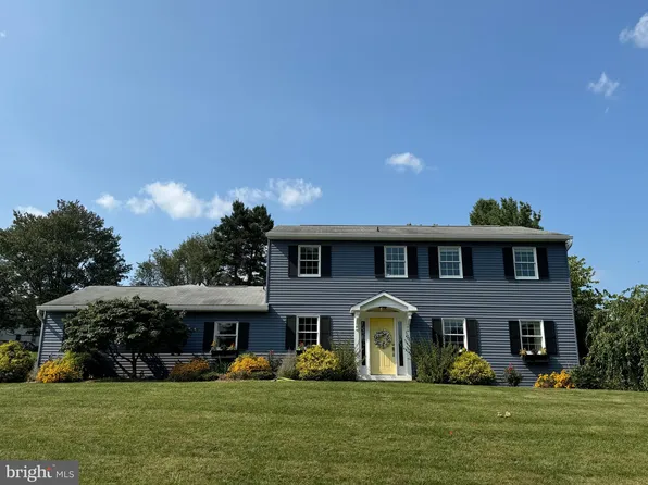 137 Laurel Dr, Hershey, PA 17033