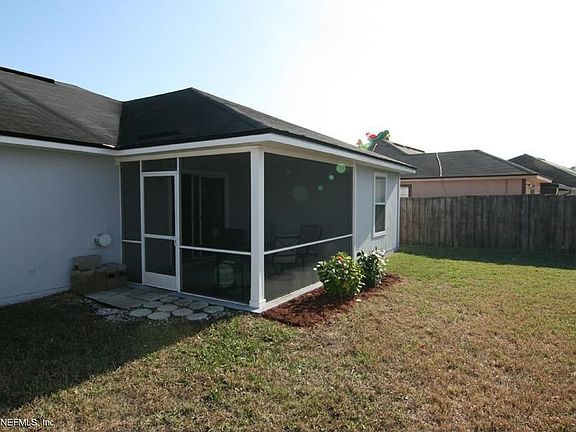 2nd image of 1903 Willesdon Dr W