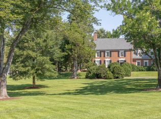 255 Farmington Dr, Charlottesville, VA 22901