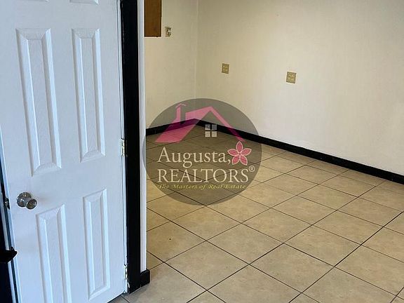 5th image of 1209 Bawcom St #1/2