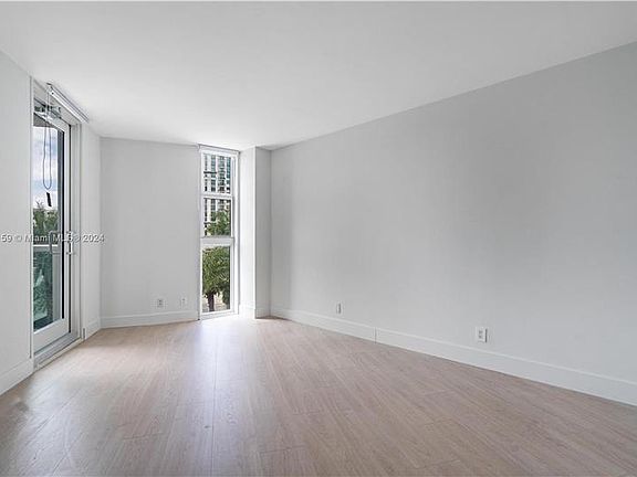5th image of 100 Bayview Dr APT 331