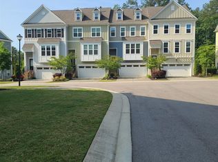 635 Edgewater Ridge Ct, Apex, NC 27523