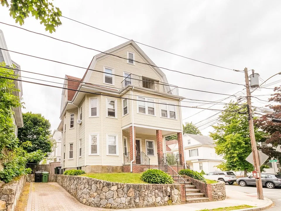 34 Irma Ave #1