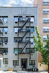 321 East 25th Street in Kips Bay