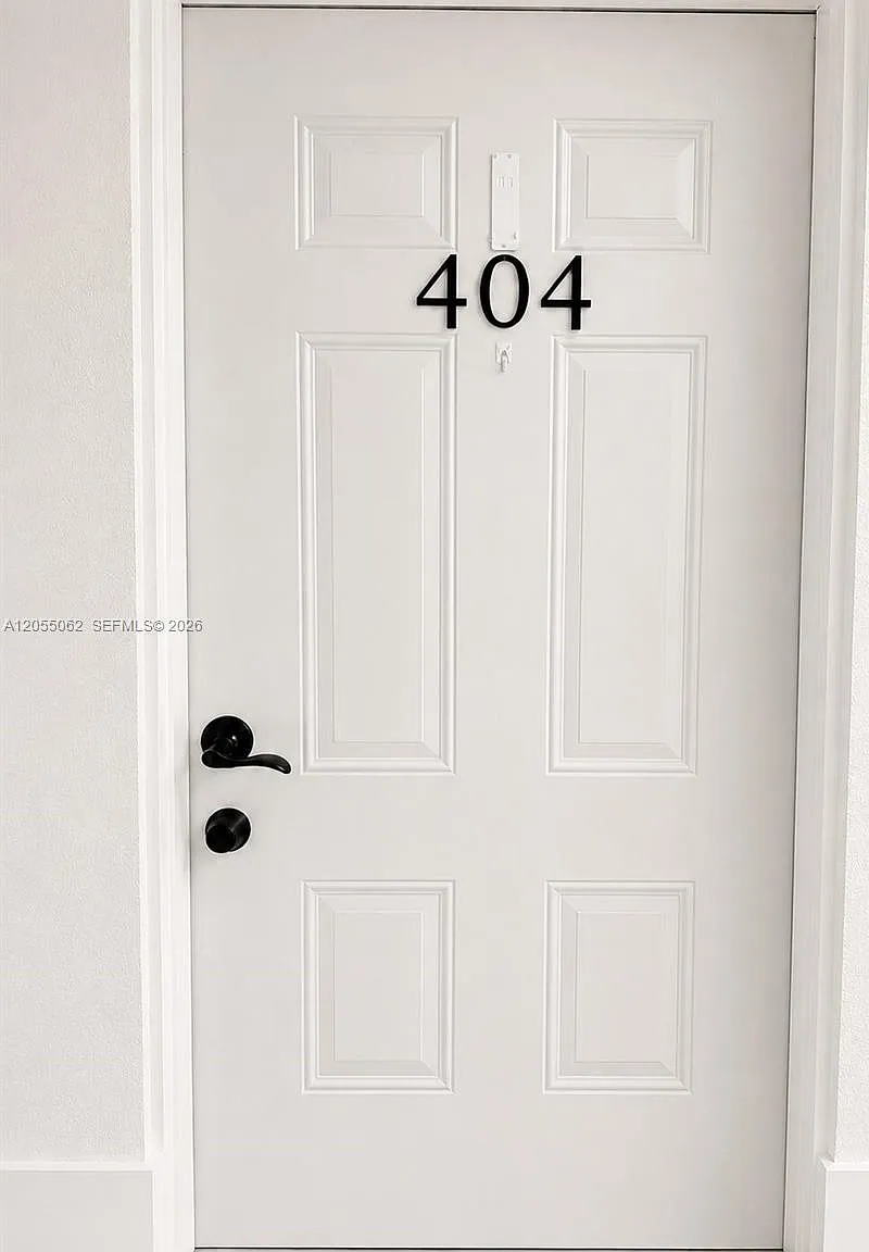 Westland Gardens Condo — Photo 1