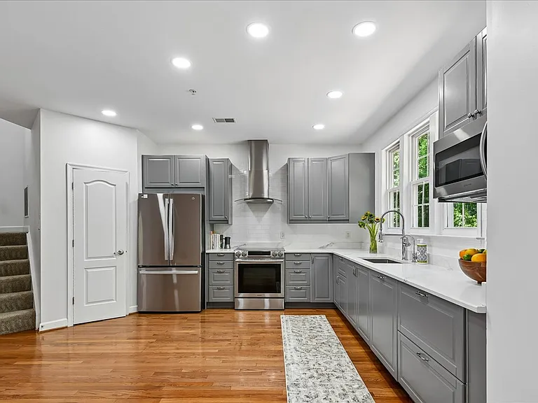 441 Penwood Dr — Photo 5