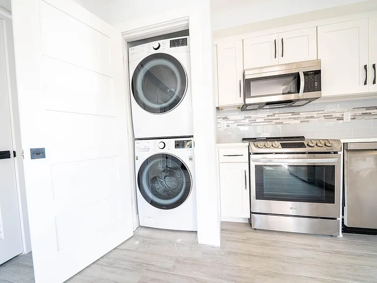 218 Seagate Ave #A — Photo 2