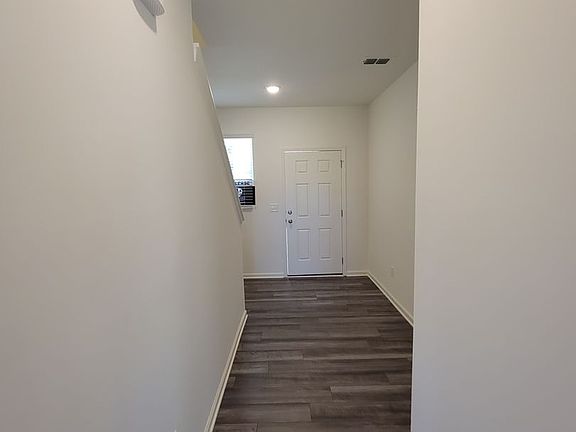 3rd image of 209 Swindon Dr