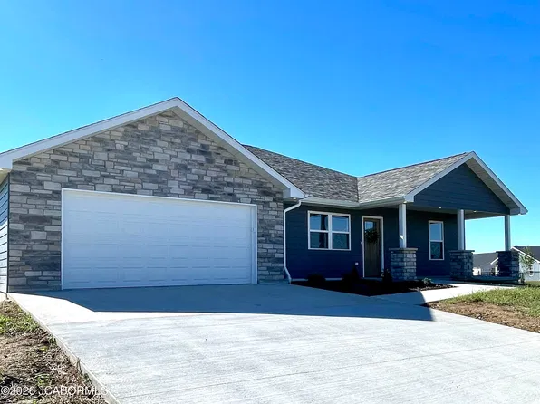 302 Karlie Ct, Linn, MO 65051
