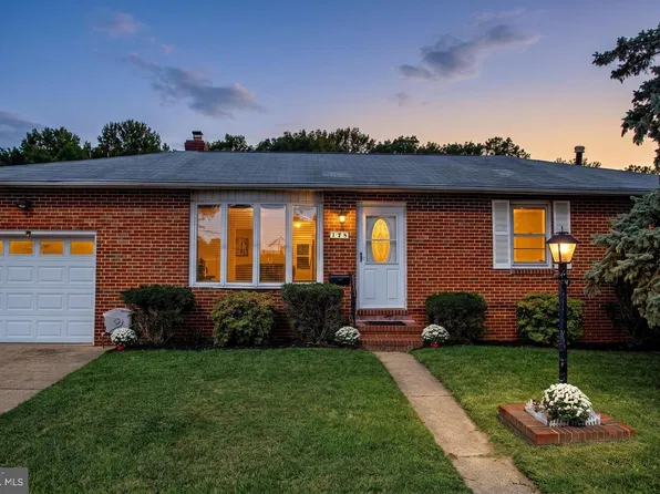 178 Riviera Dr, Pasadena, MD 21122
