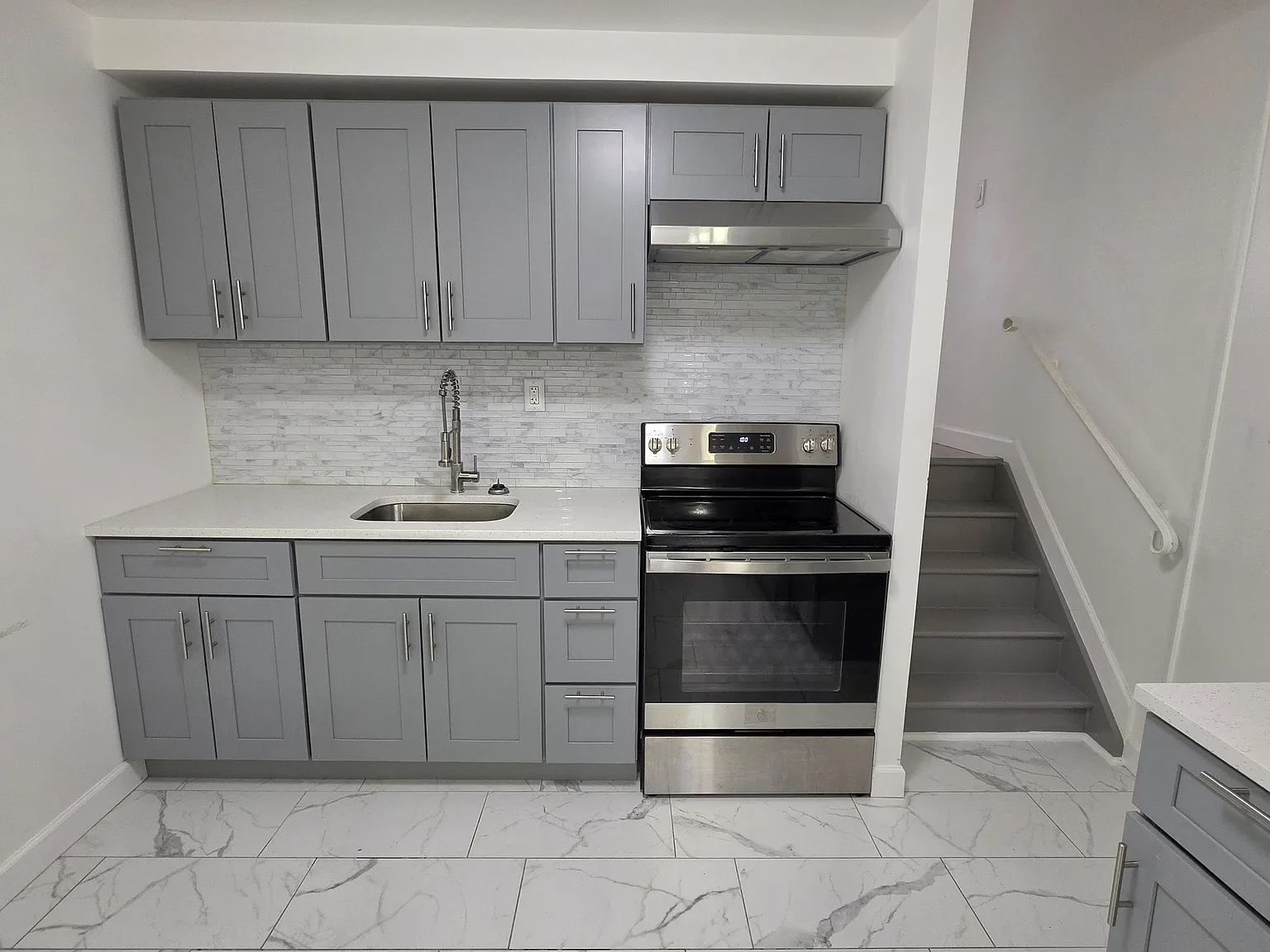 84th St, Howard Beach — Photo 2