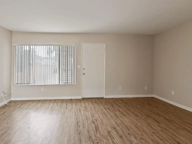 4033 Iowa St #4 — Photo 13