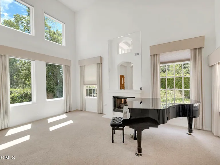 Westhaven Dr — Photo 21