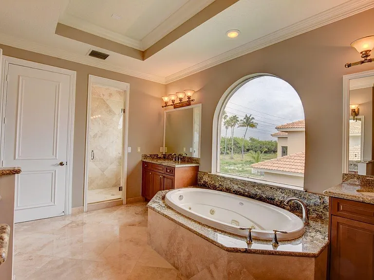 6669 Cobia Cir — Photo 33