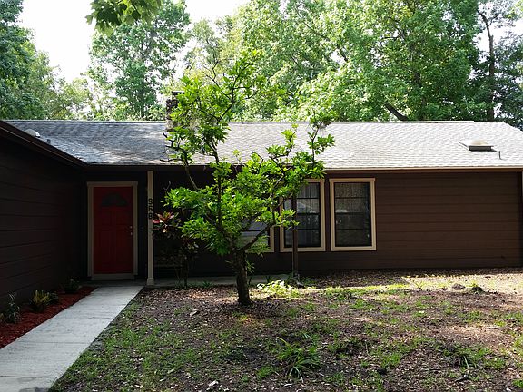 4th image of 968 Sandle Wood Dr