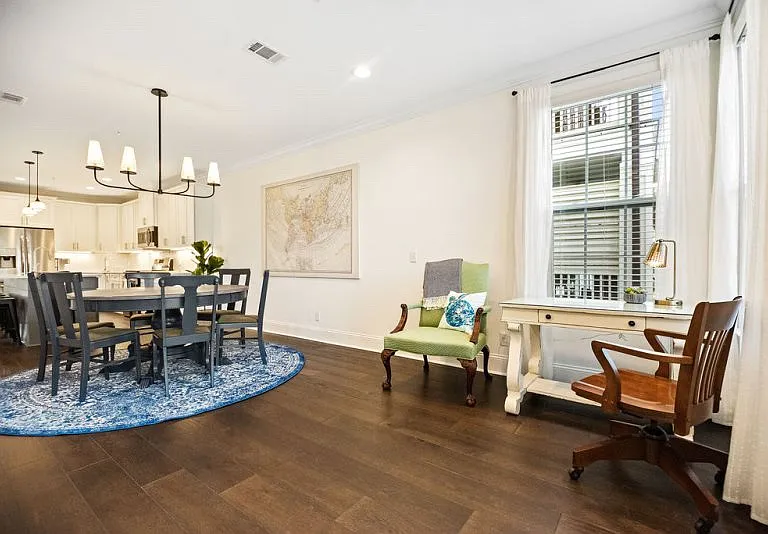 117 Gascoigne Ave #206 — Photo 11