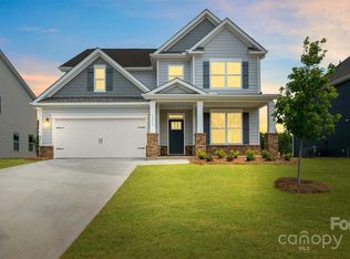 461 Fox Cove Rd, Hendersonville, NC 28792