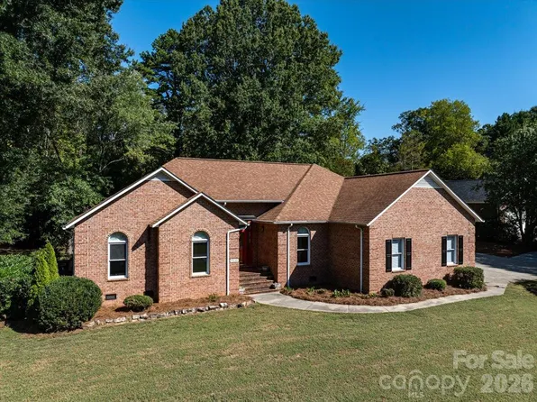 8636 Sherrills Creek Dr, Terrell, NC 28682