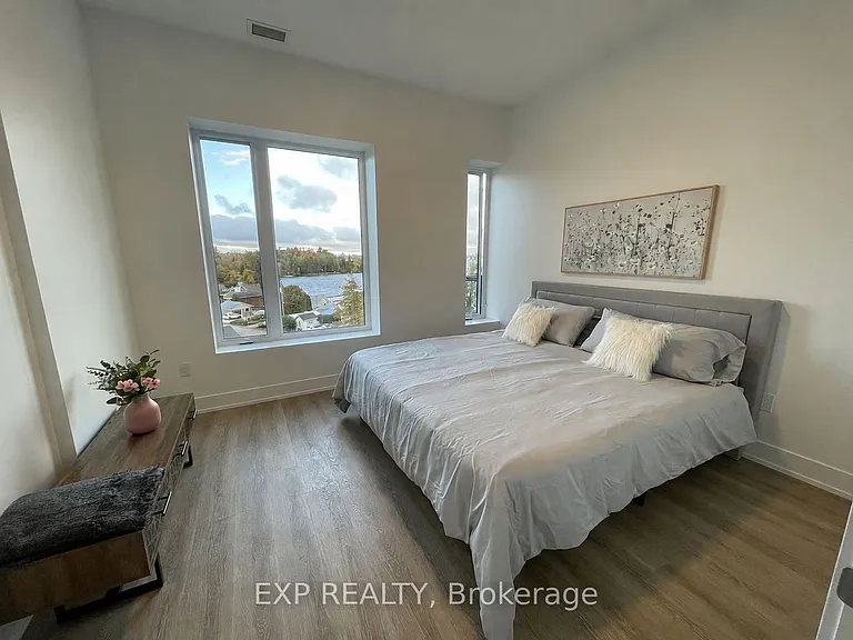 19 West St N #Penthouse 2 — Photo 17