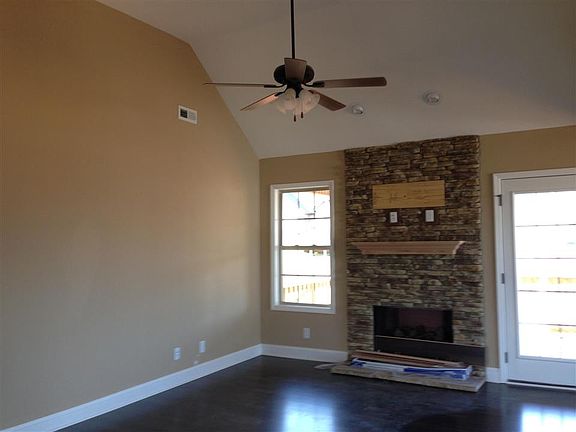 2nd image of 609 Snowshoe Ln