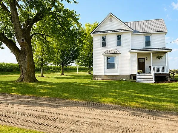 2869 N Fawver Rd, Freeport, IL 61032